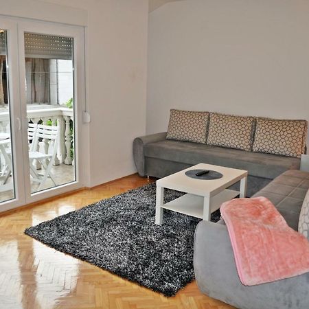 Apartman Dina Apartment Tuzla Ngoại thất bức ảnh