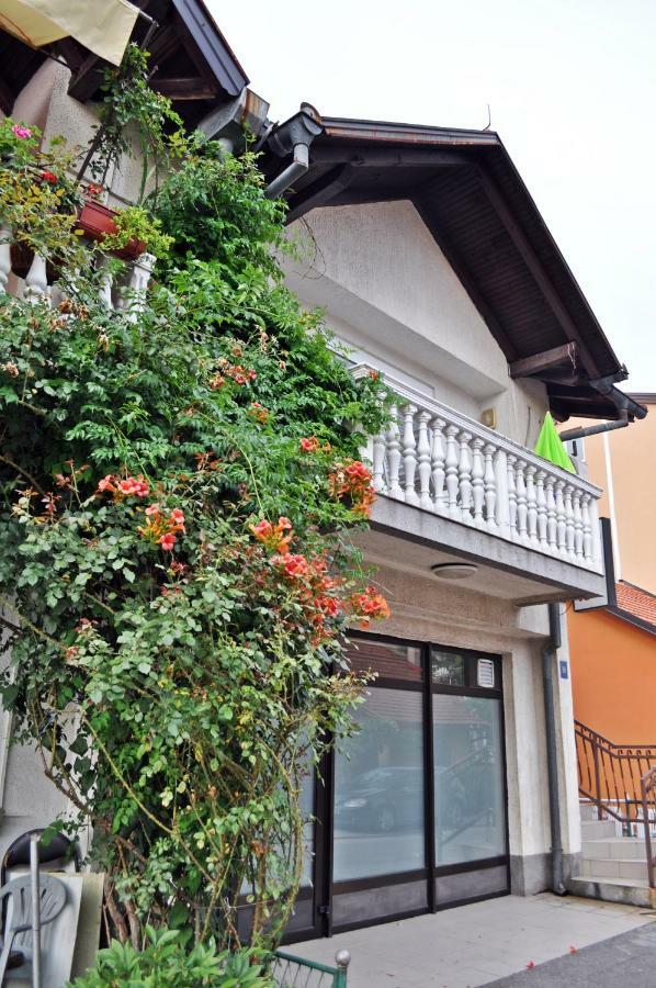 Apartman Dina Apartment Tuzla Ngoại thất bức ảnh