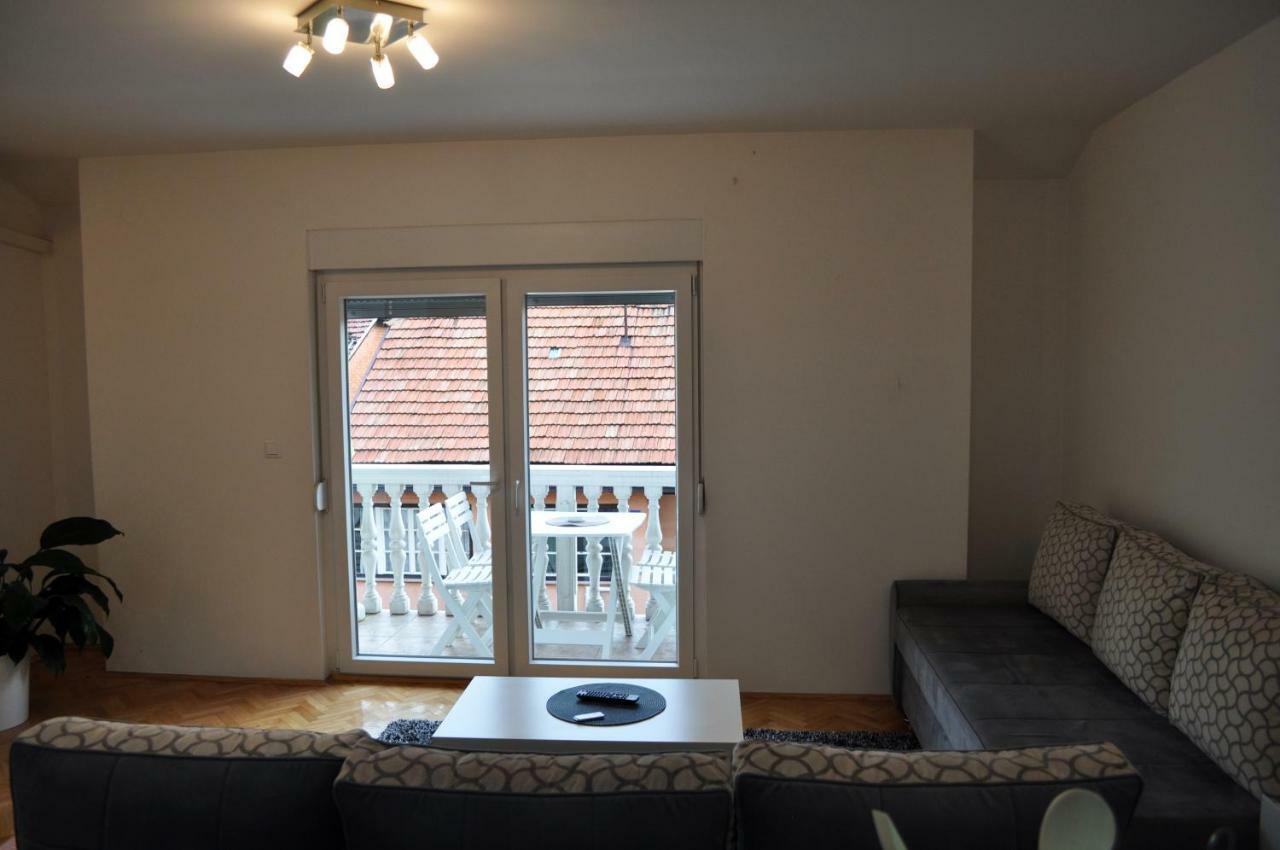 Apartman Dina Apartment Tuzla Ngoại thất bức ảnh
