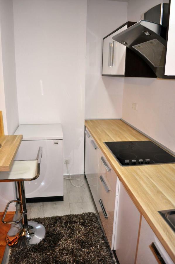 Apartman Dina Apartment Tuzla Ngoại thất bức ảnh