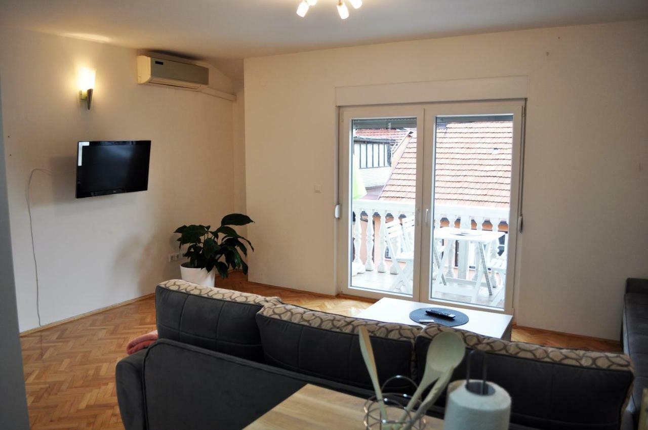 Apartman Dina Apartment Tuzla Ngoại thất bức ảnh
