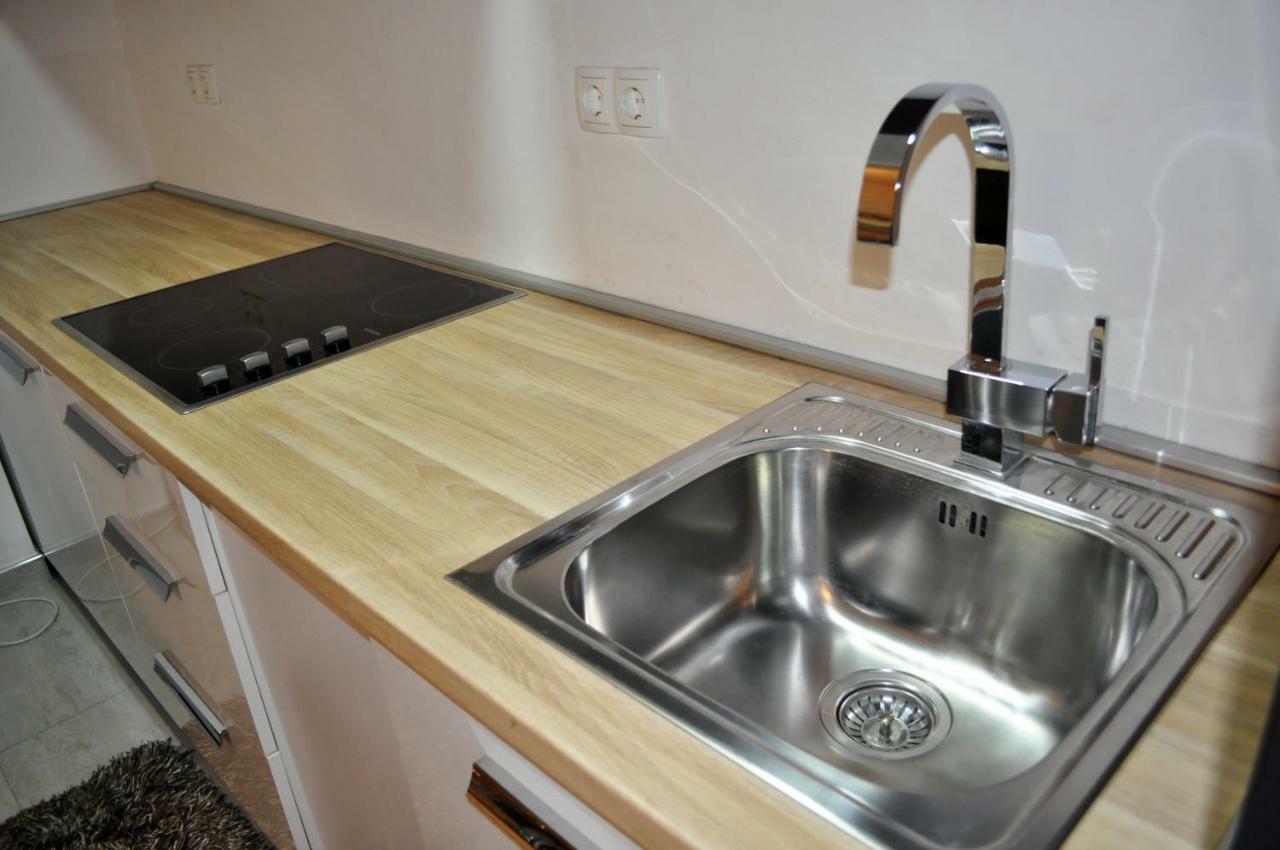 Apartman Dina Apartment Tuzla Ngoại thất bức ảnh