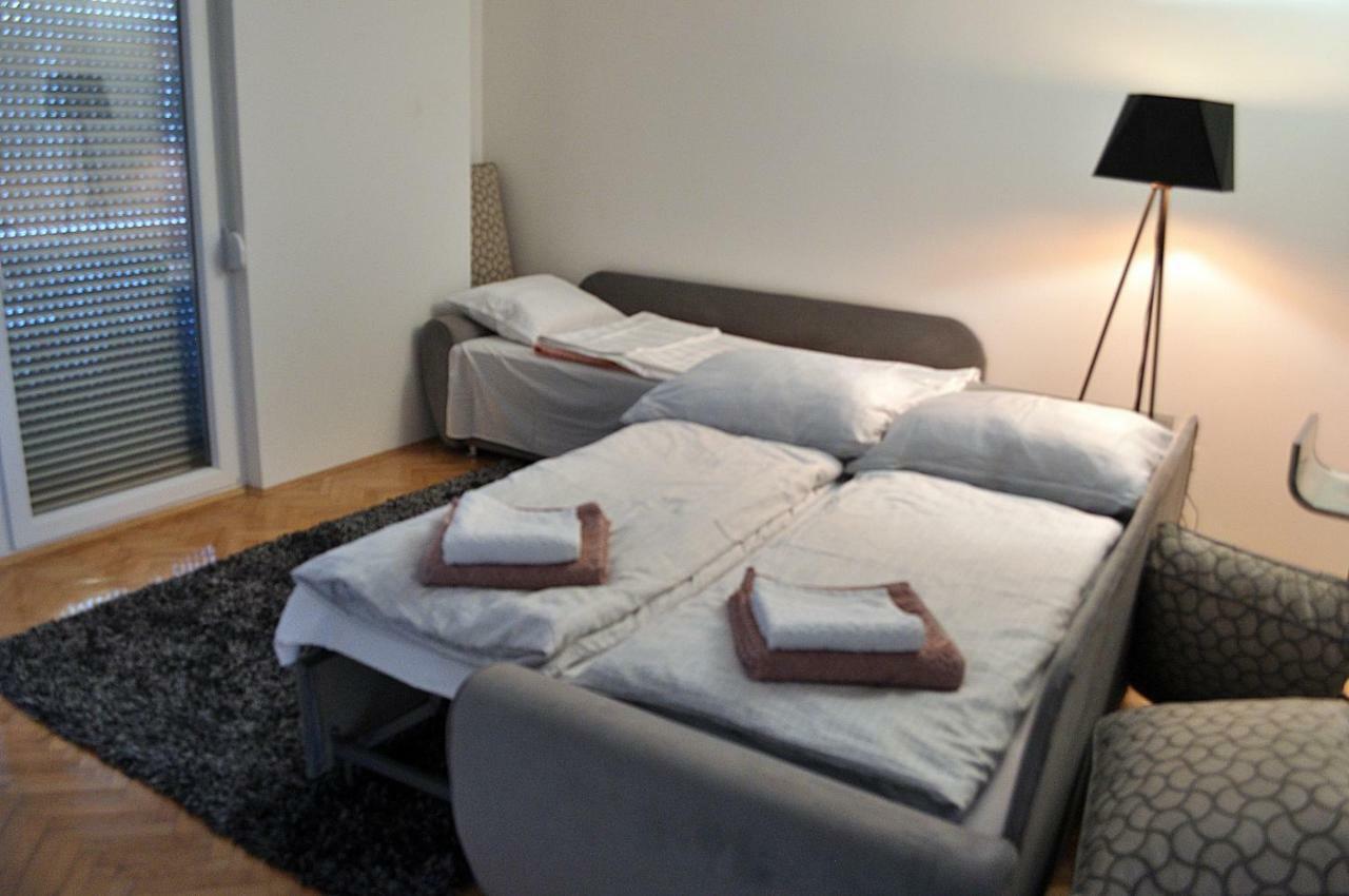 Apartman Dina Apartment Tuzla Ngoại thất bức ảnh