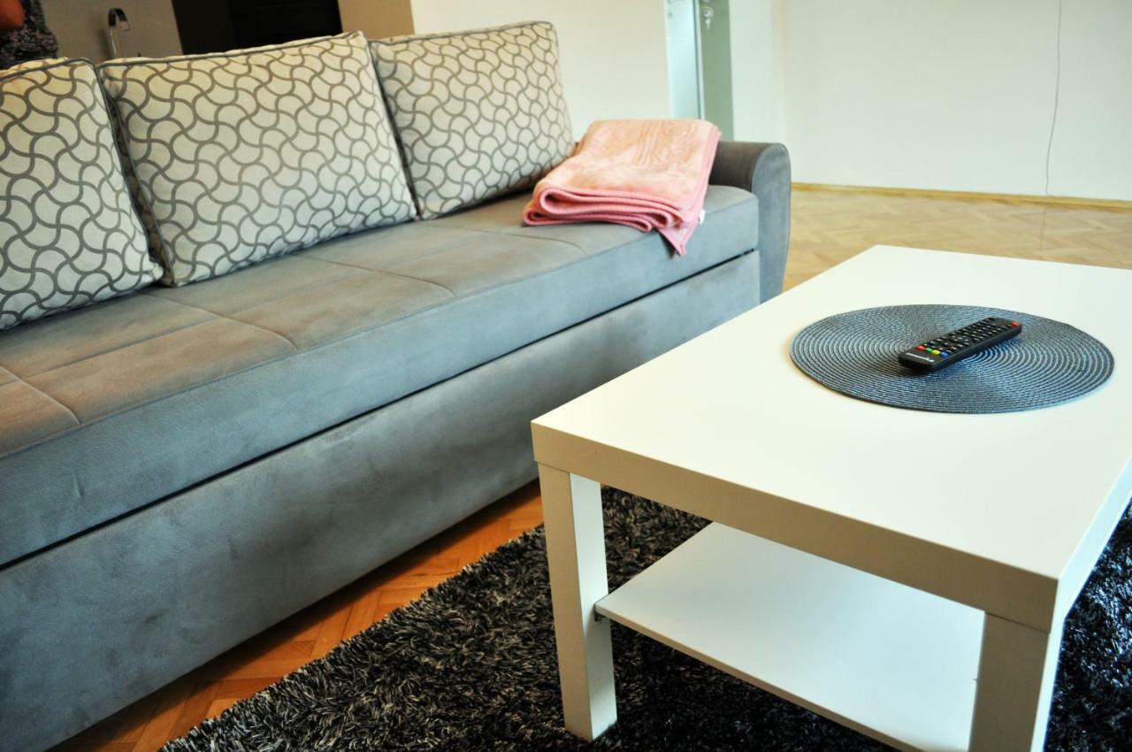 Apartman Dina Apartment Tuzla Ngoại thất bức ảnh