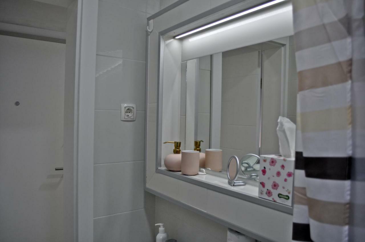 Apartman Dina Apartment Tuzla Ngoại thất bức ảnh