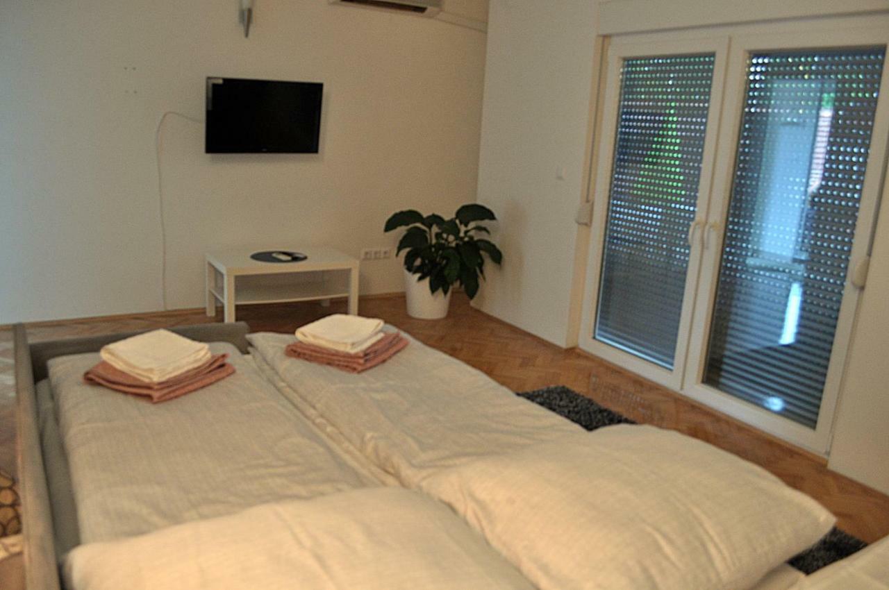 Apartman Dina Apartment Tuzla Ngoại thất bức ảnh