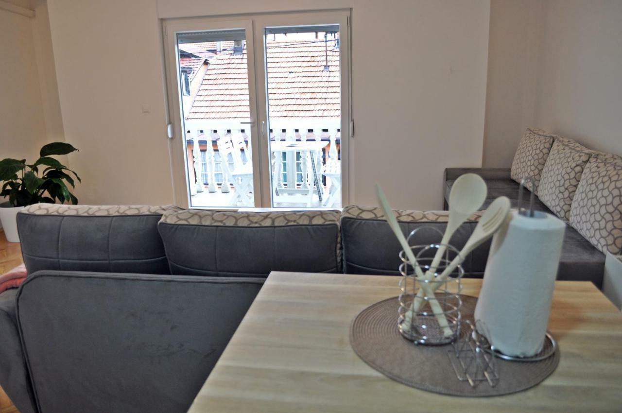 Apartman Dina Apartment Tuzla Ngoại thất bức ảnh