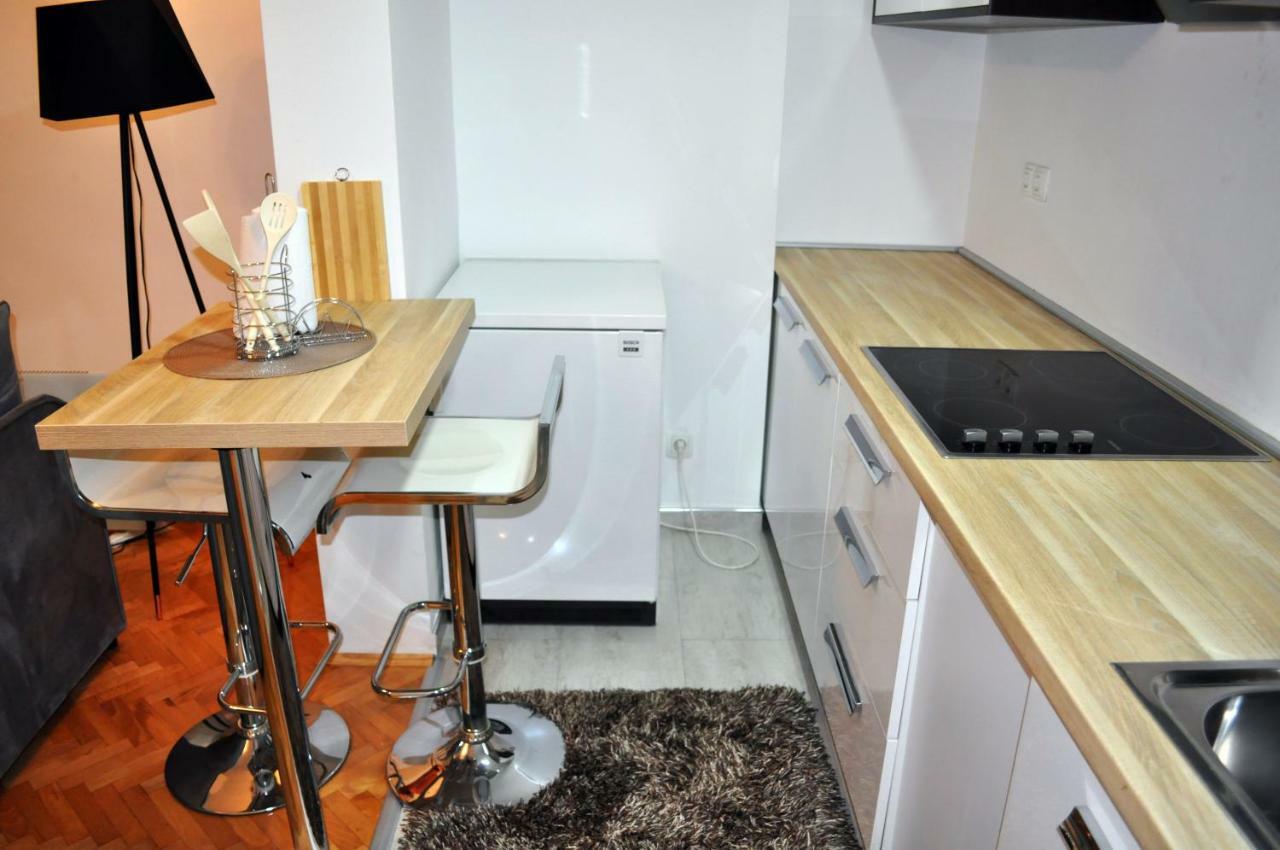 Apartman Dina Apartment Tuzla Ngoại thất bức ảnh